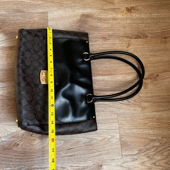 Coach Avary Tote In Signature Canvas  Handbag - Picture 15 of 15